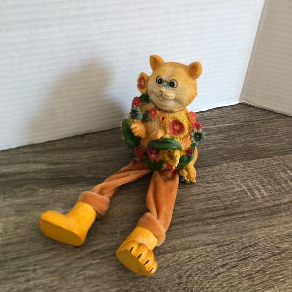 Vtg Orange Cat Figurine with Floral Accents - Picture 3 of 12